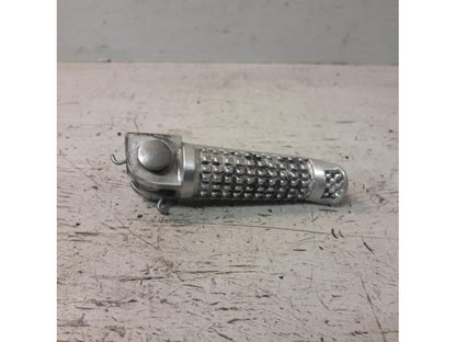 Framsidan på Fotpinne från en Suzuki GSX-R 1000 -2004 motorcykel.