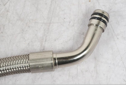 Vänster sida på Oljekylrör från en Ducati Multistrada V4 -2024 motorcykel.