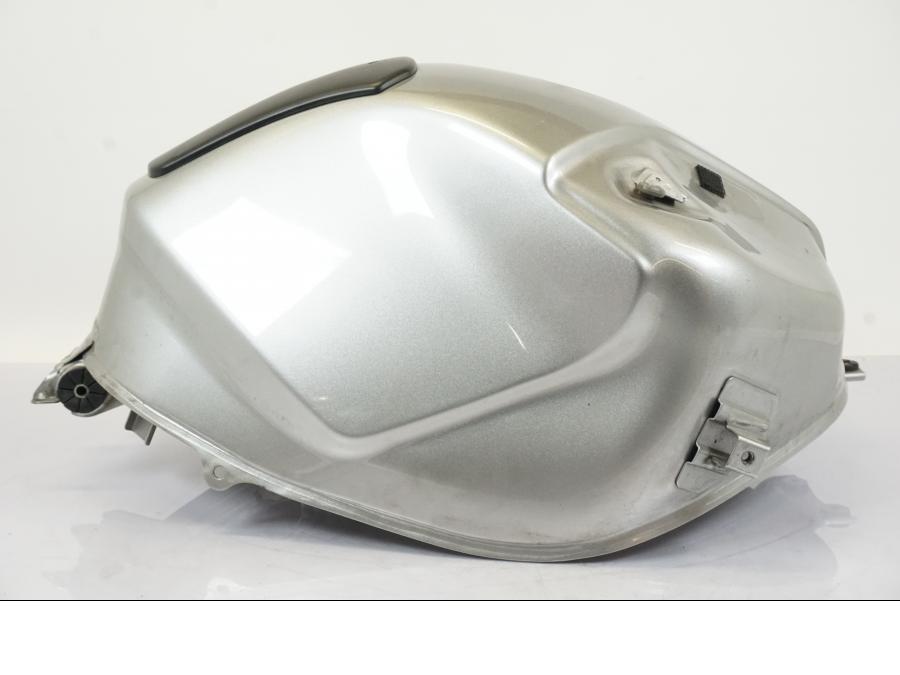 Extrabild2 på Bensintank från en Honda NT 700 -2008 motorcykel.