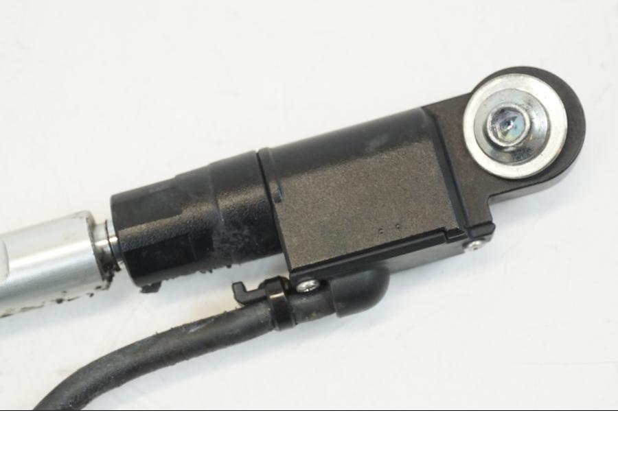 Baksidan på Quickshift från en Ducati Streetfighter V4 -2020 motorcykel.