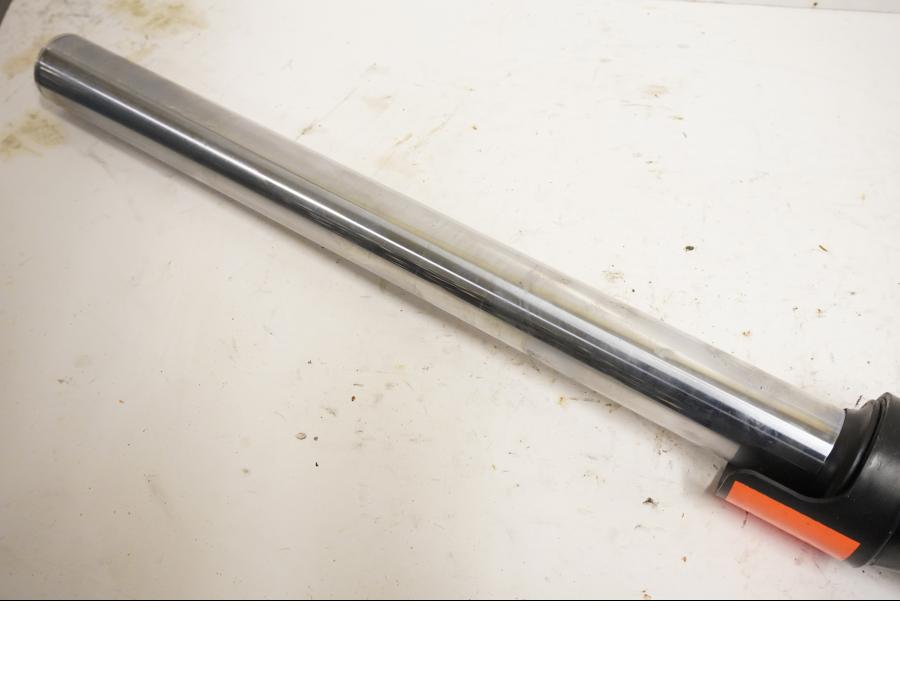 Höger sida på Gaffelben från en Honda ST 1100 -1998 motorcykel.