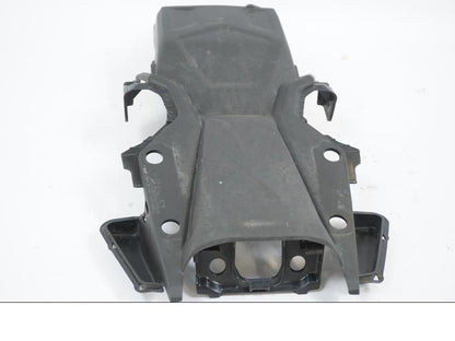 Höger sida på Undertail från en Honda CB 650 R -2019 motorcykel.