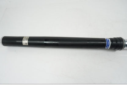 Vänster sida på Gaffelben från en AJP PR7 -2021 motorcykel.