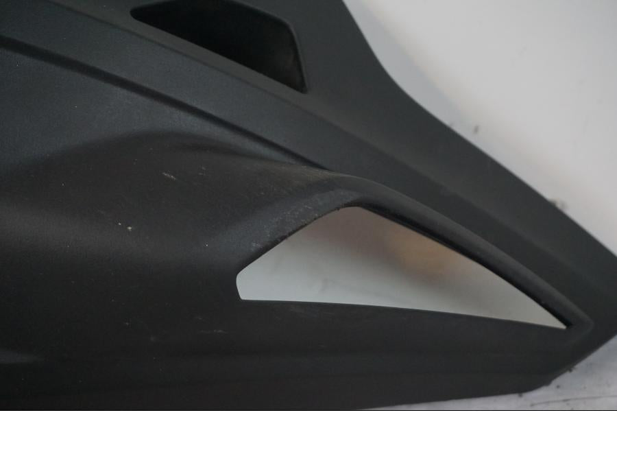 Baksidan på Motorspoiler från en BMW S 1000 XR -2019 motorcykel.