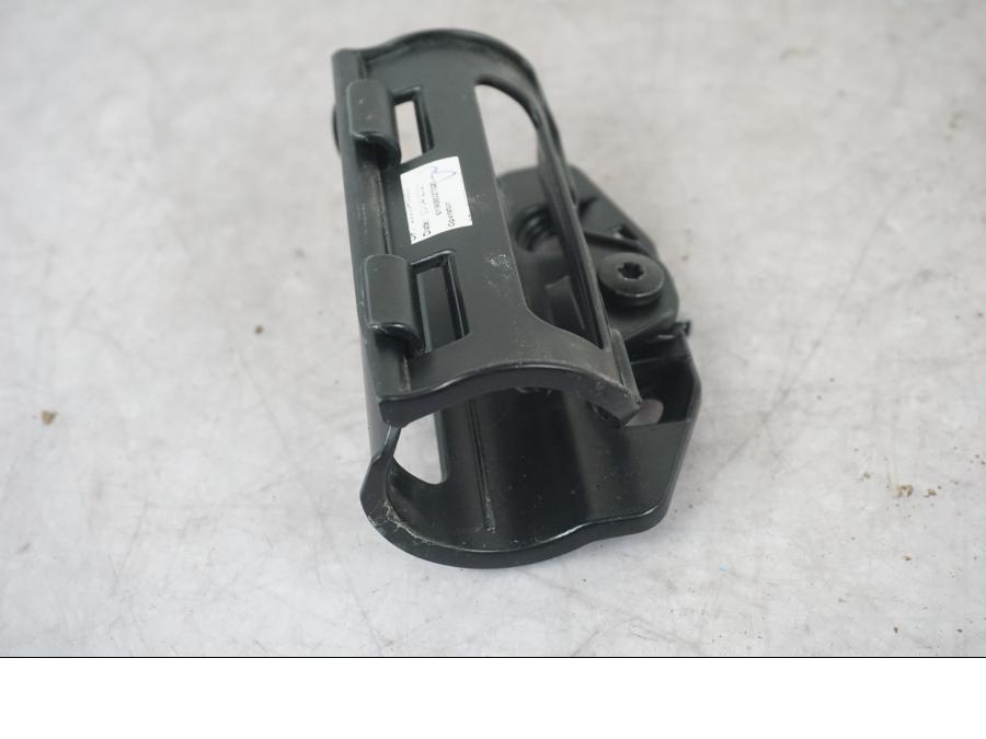 Baksidan på Fäste från en KTM 1290 Super Adventure S -2022 motorcykel.