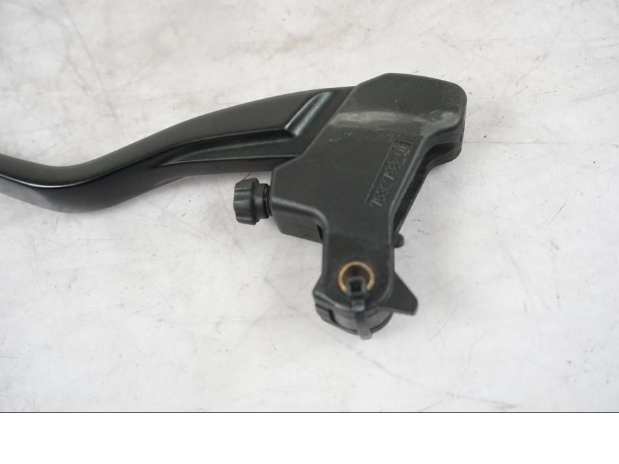 Baksidan på Kopplingsgrepp från en BMW F 800 R -2018 motorcykel.