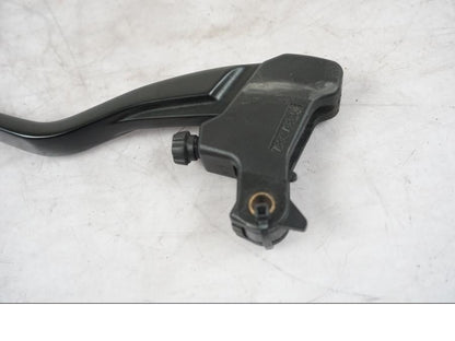 Baksidan på Kopplingsgrepp från en BMW F 800 R -2018 motorcykel.