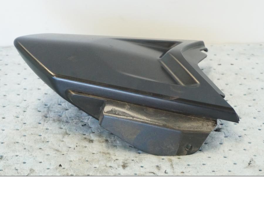 Baksidan på Bakvinge från en Suzuki GSX 1300 BK -2008 motorcykel.