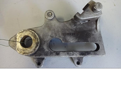 Baksidan på Bromsoksfäste från en Husaberg FS 650 E -2008 motorcykel.