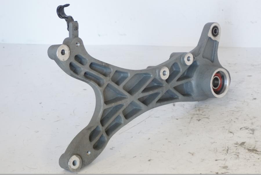 Vänster sida på Sving från en Kymco Agility 125 -2019 scooter.