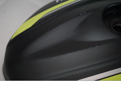 Snett uppifrån på Bensintank från en Triumph Street Triple 765 RS -2021 motorcykel.