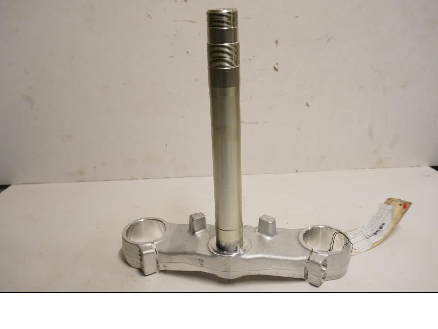 Framsidan på Gaffelkrona från en Yamaha FJR 1300 -2002 motorcykel.