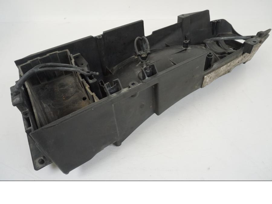 Framsidan på Undertail från en KTM 990 SM -2009 motorcykel.