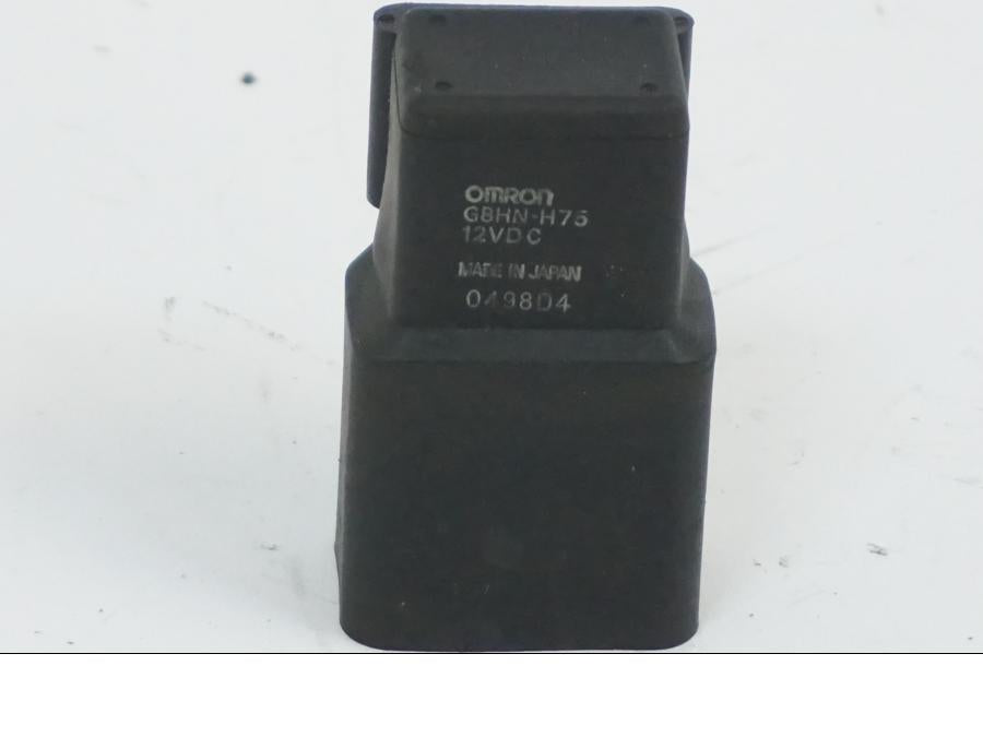 Framsidan på Relä från en Honda CB 650 R -2019 motorcykel.