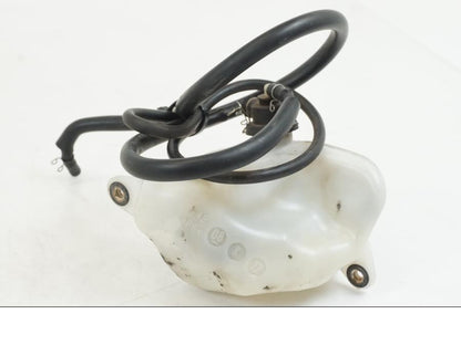 Framsidan på Vattenexpansionskärl från en Yamaha YZF 1000 R1 -2009 motorcykel.