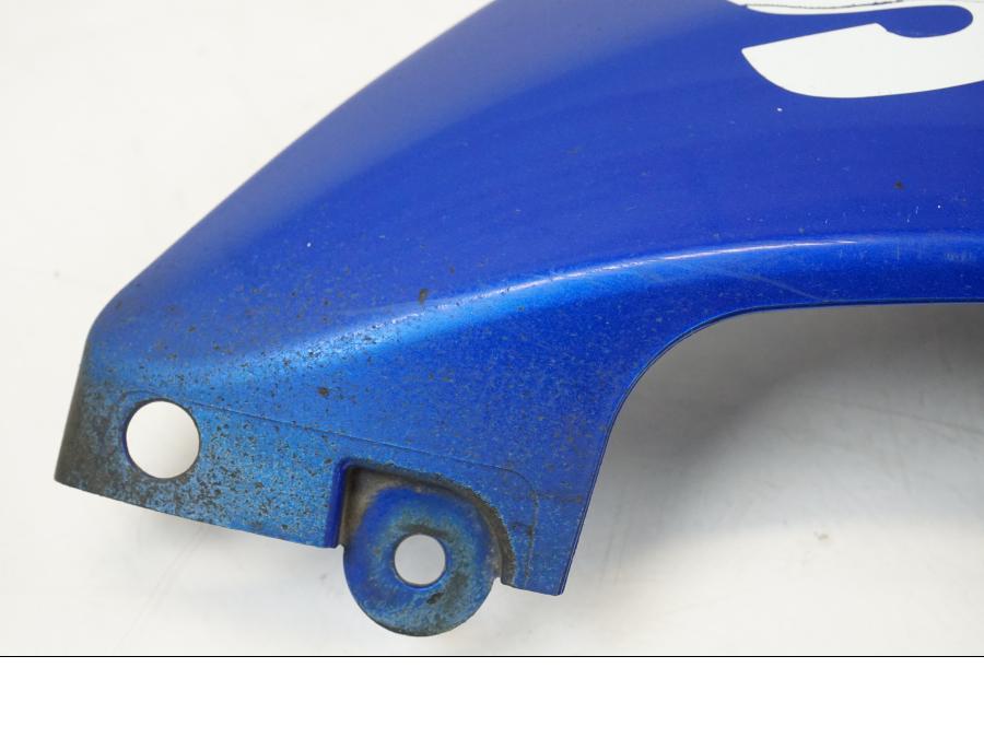 Höger sida på Magkåpa från en Suzuki GSX-R 750 -2008 motorcykel.
