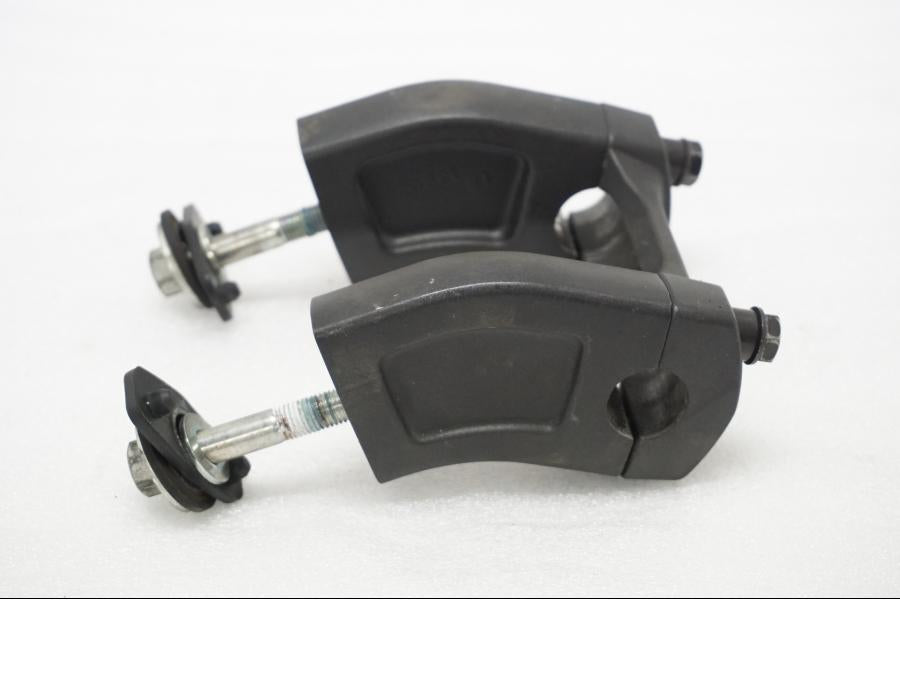 Höger sida på Styrfäste från en Suzuki GSX 1300 BK -2008 motorcykel.