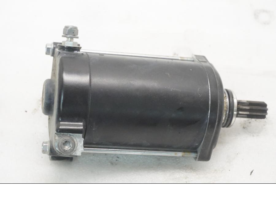 Framsidan på Startmotor från en BMW R 1200 GSA -2017 motorcykel.