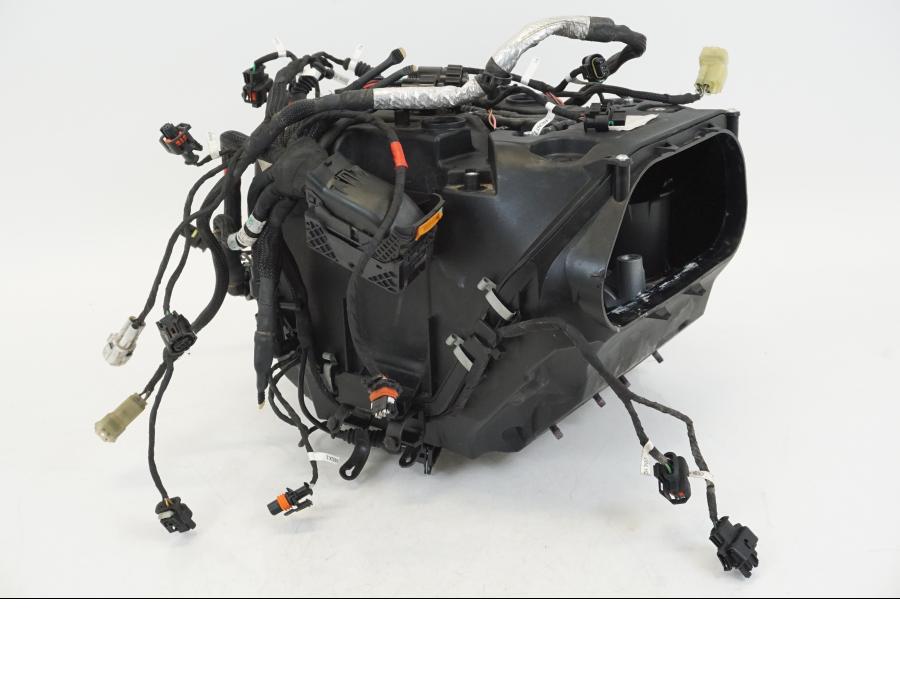 Framsidan på Spjällhus från en Ducati Streetfighter V4 -2020 motorcykel.