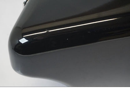 Extrabild2 på <p>Sidoväska vänster från HD Street Glide FLHXSE CVO, Landslide. Repor samt mindre jack se bilder.</p>

<p>Bra skick.</p> motorcykel.