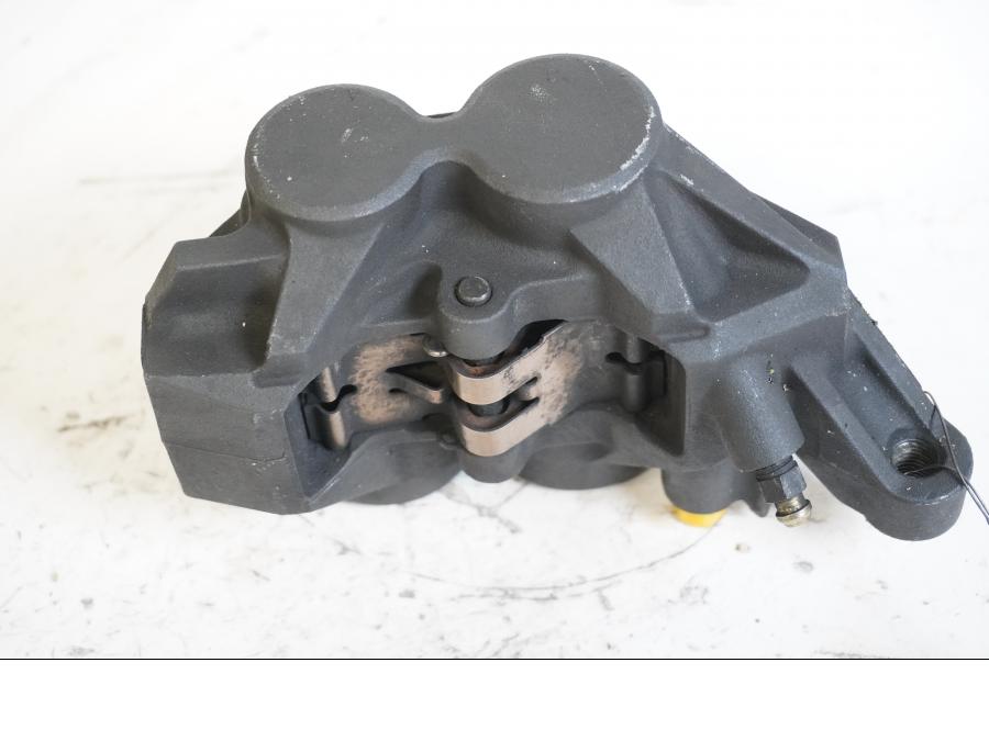 Baksidan på Bromsok från en Yamaha BT 1100 -2002 motorcykel.