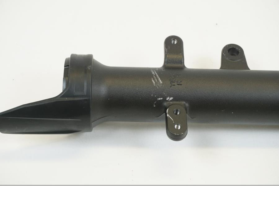 Höger sida på Gaffelben från en Yamaha XSR 700 -2017 motorcykel.