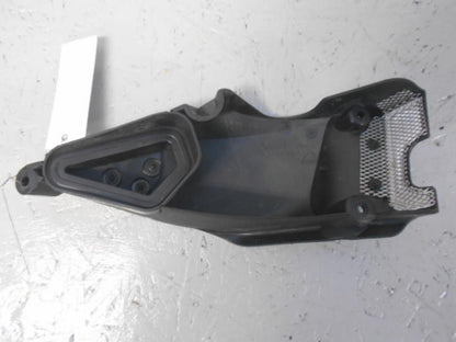 Baksidan på Luftintag från en Ducati Streetfighter 1098 -2010 motorcykel.