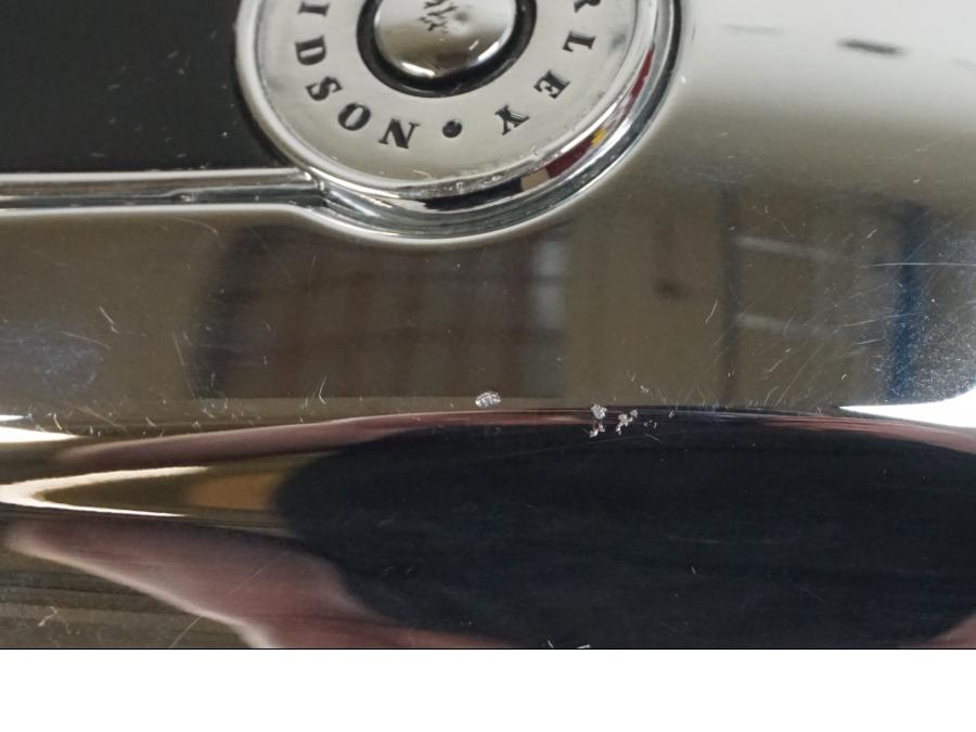 Extrabild2 på Bensintankkonsoll från en H-D Softail Breakout FXSB -2016 motorcykel.