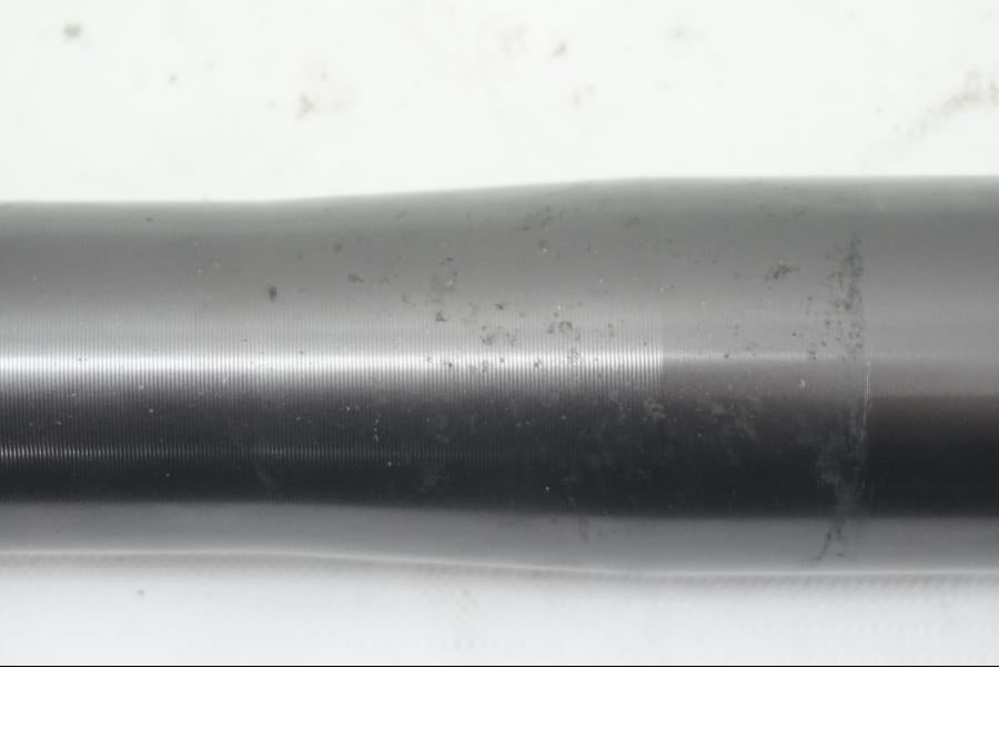 Höger sida på Gaffelben från en Ducati 899 Panigale -2015 motorcykel.