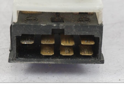 Baksidan på Säkrings- och reläbox från en Suzuki GSX 550 EF -1985 motorcykel.