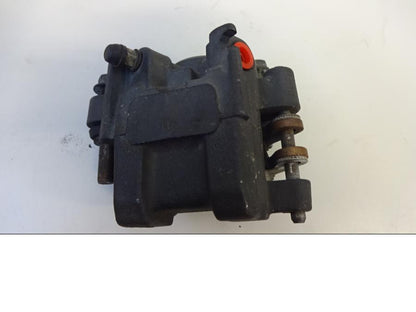 Höger sida på Bromsok från en Honda CB 600 Hornet -2002 motorcykel.