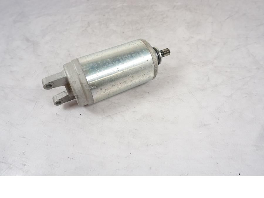 Höger sida på Startmotor från en KTM 790 Duke -2018 motorcykel.