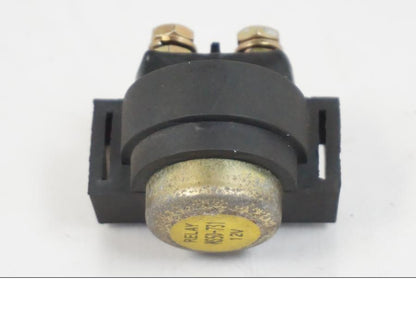 Baksidan på Startrelä från en BMW F 650 CS -2002 motorcykel.