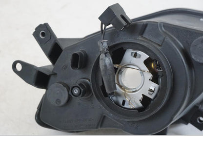 Snett uppifrån på Strålkastare från en BMW S 1000 XR -2014 motorcykel.