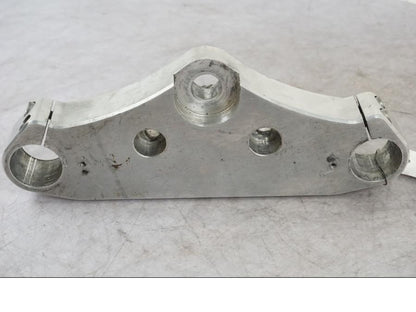 Snett nerifrån på Gaffelkrona från en Kawasaki VN 1500 -1996 motorcykel.