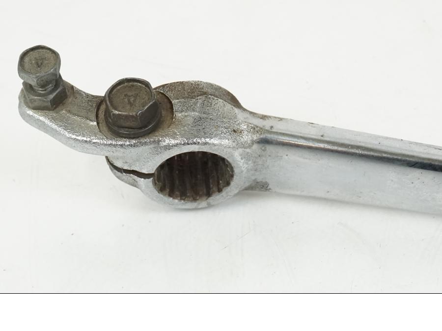 Baksidan på Bromspedal från en Suzuki GS 1000 -1978 motorcykel.