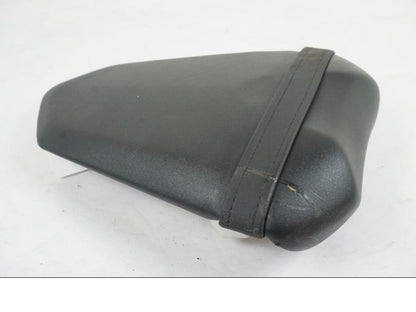 Snett uppifrån på Sadel från en Yamaha YZF 1000 R1 -2007 motorcykel.