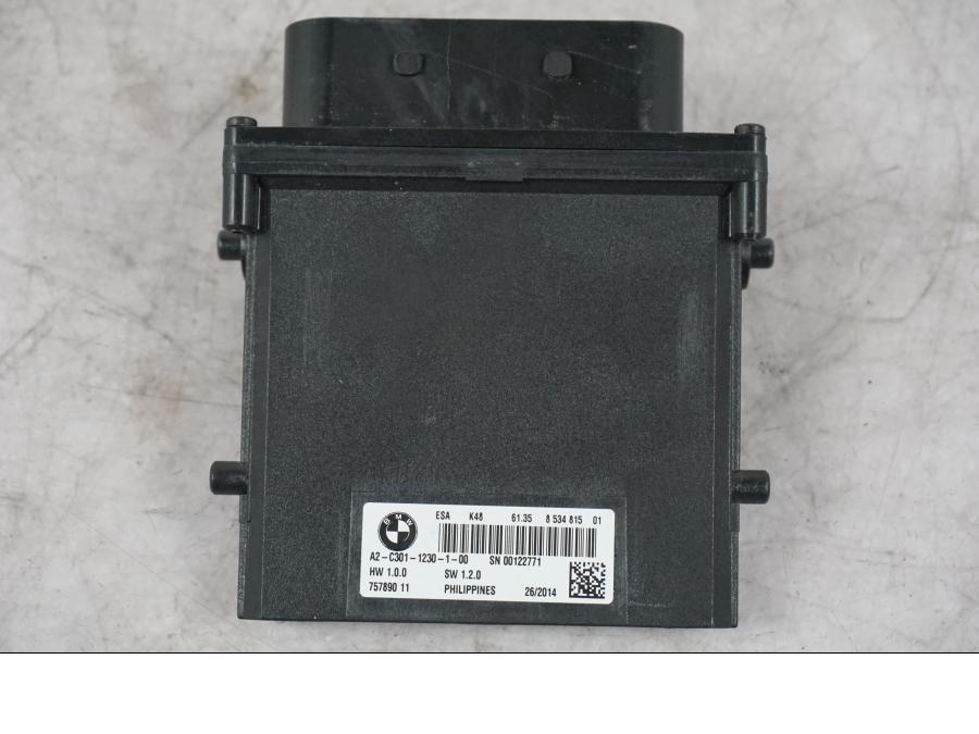 Höger sida på ESA Control Unit från en BMW K 1600 GTL -2015 motorcykel.