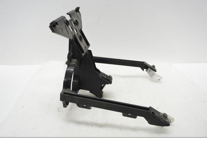 Höger sida på Toppkåpstag från en Yamaha TDM 900 -2002 motorcykel.