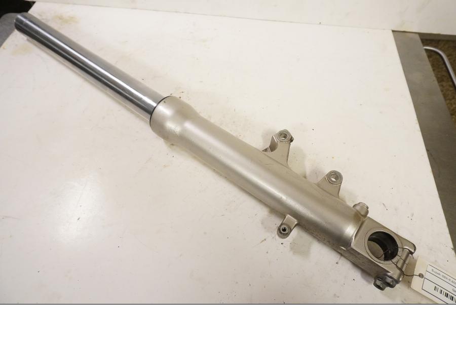 Framsidan på Gaffelben från en Suzuki GSX-R 600 -1999 motorcykel.