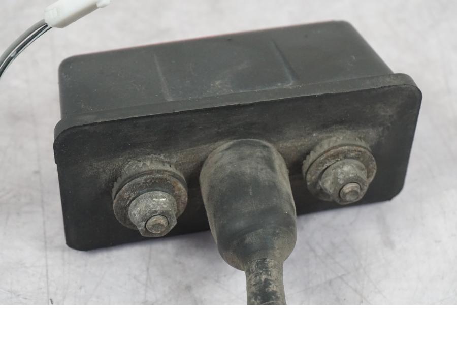 Snett nerifrån på Skyltbelysning från en Suzuki GSF 1250 -2010 motorcykel.