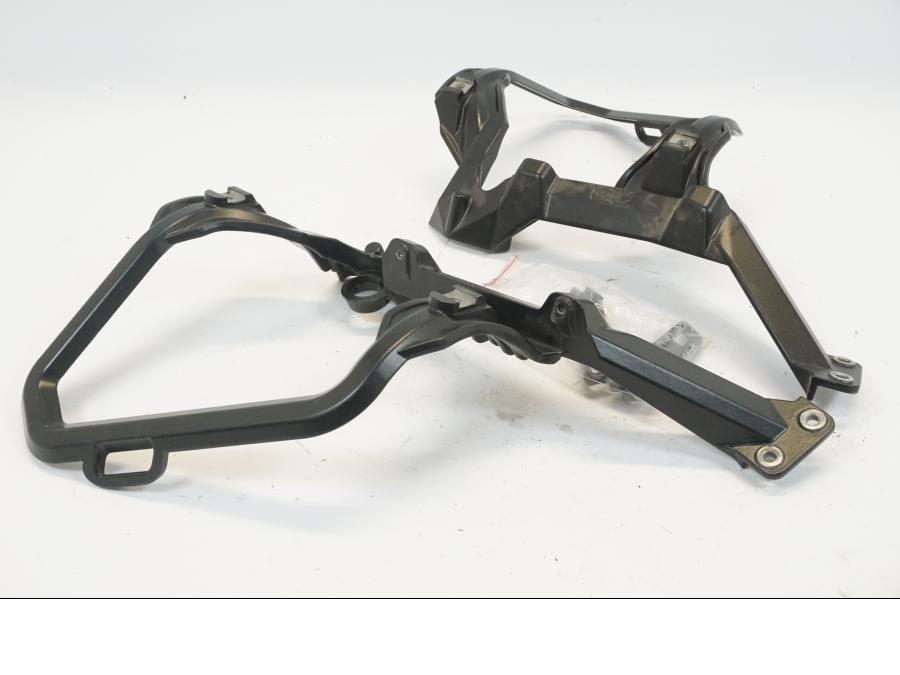 Snett uppifrån på Väskhållare från en KTM 990 SMT -2012 motorcykel.