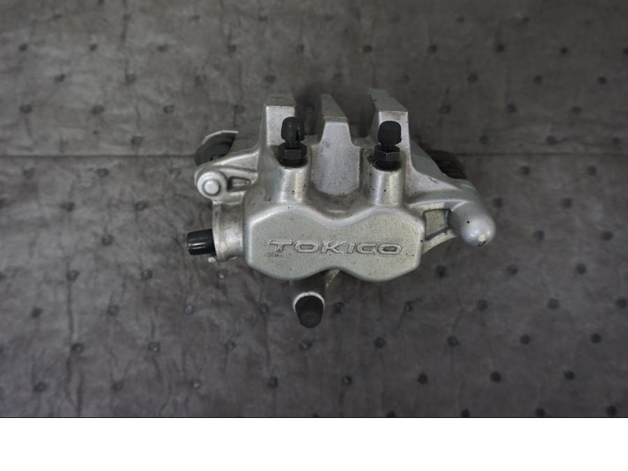 Framsidan på Bromsok från en Kawasaki VN 1500 Mean Streak -2003 motorcykel.