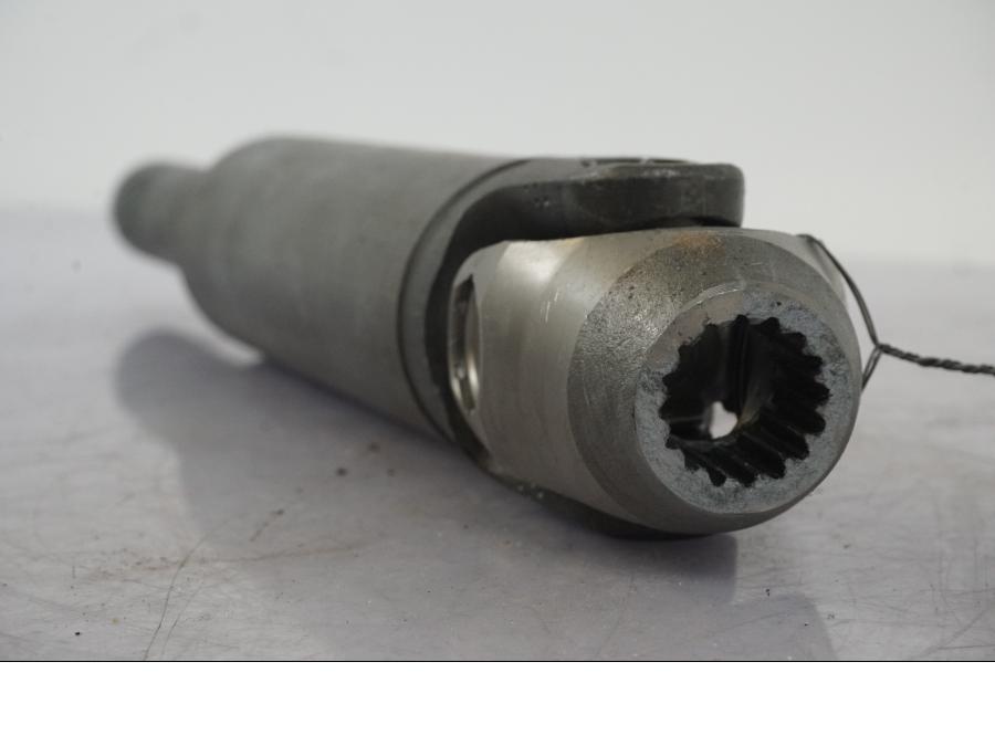 Baksidan på Kardanaxel från en BMW R 1100 GS -1998 motorcykel.