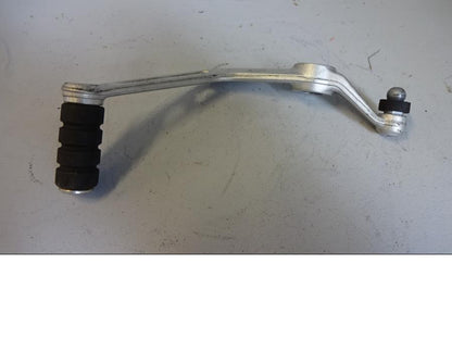 Höger sida på Växelpedal från en Triumph Daytona 675 -2010 motorcykel.