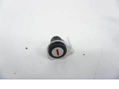 Extrabild1 på Låssats från en Ducati Desert X -2022 motorcykel.