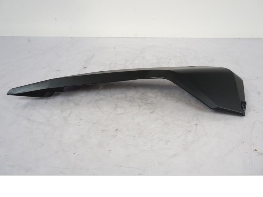 Baksidan på Sidopanel från en KTM 1290 Super Duke -2019 motorcykel.