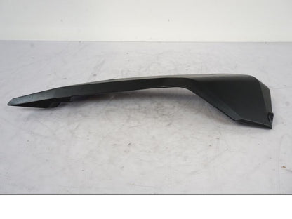 Baksidan på Sidopanel från en KTM 1290 Super Duke -2019 motorcykel.