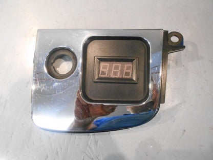 Framsidan på Voltmätare från en Honda GL 1800 -2001 motorcykel.