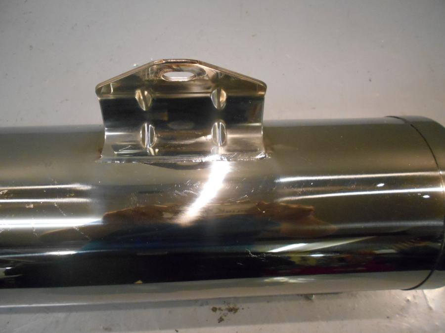 Baksidan på Ljuddämpare från en Kawasaki ZZ-R 1400 -2008 motorcykel.